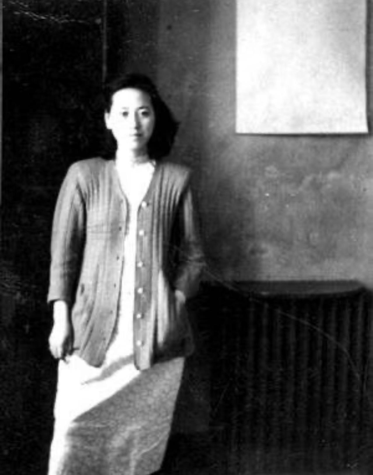 不少自媒体总把这张老照片错安到其他女地下党员头上，误导了不少人。照片主人公是赵幼