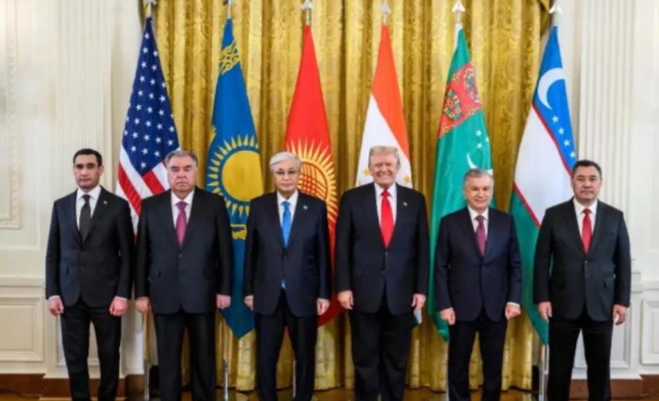 日本首相高市早苗的政府突然宣布，要在12月20日左右，在东京举办第一届“日本—中