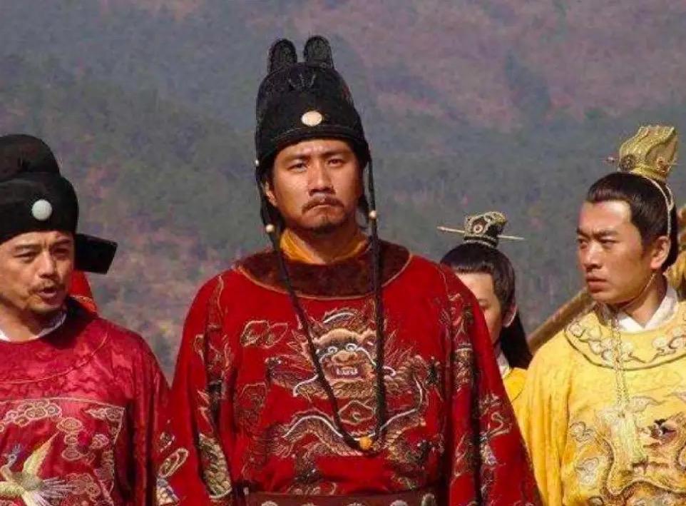 朱元璋的年号前面被加了"元朝"两个字，明朝人为啥不怕杀头？给你看一个奇怪的写