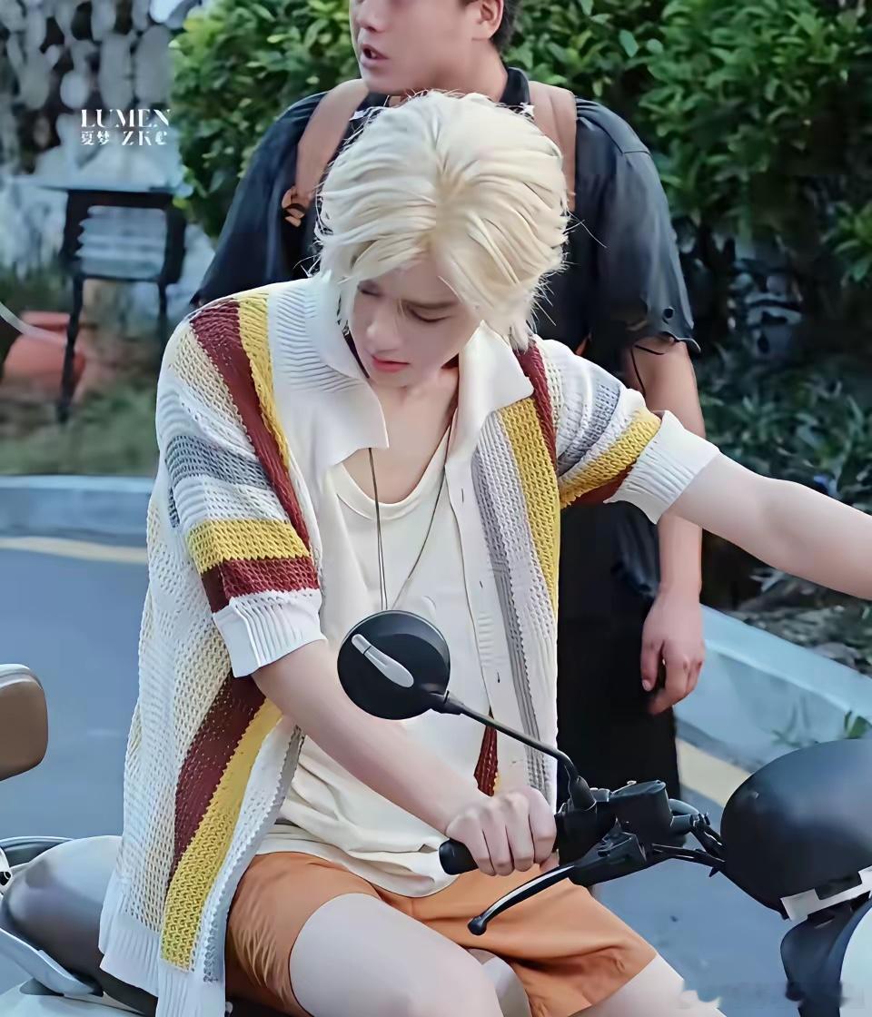 柯淳回来了，带着5000万投资和字节的1亿流量。没人觉得他是东山再起，都觉得他是