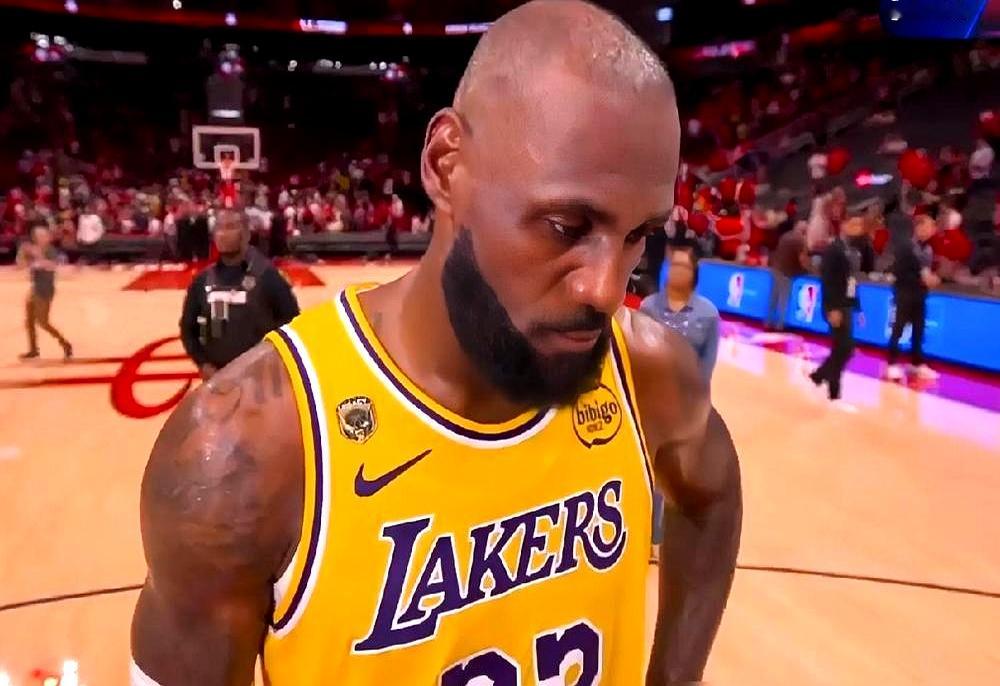 别再喊心疼詹姆斯了，人家根本不需要。41岁，东契奇和里夫斯全伤...