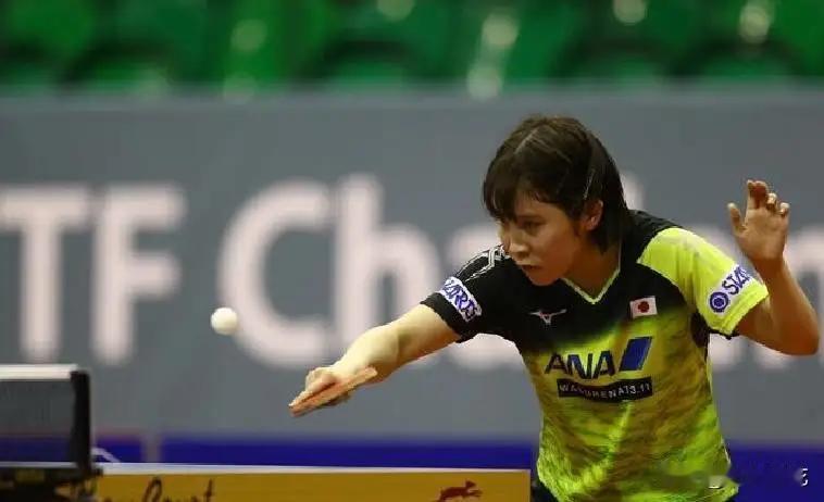 日本乒乓球圈子最近炸锅了！25岁的平野美宇，这位曾经风光无限的单打世界冠军，北京