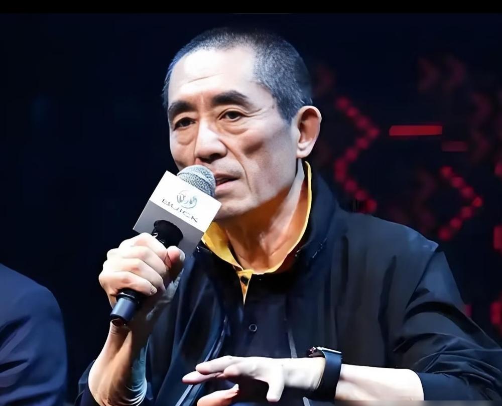 别做梦了，张艺谋这辈子都不可能去导春晚。这不是能力问题，而是一个顶级导演最清醒