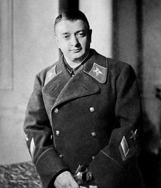 1937年6月，苏联元帅图哈切夫斯基被斯大林以“间谍、背叛祖国、准备恐怖行动罪”