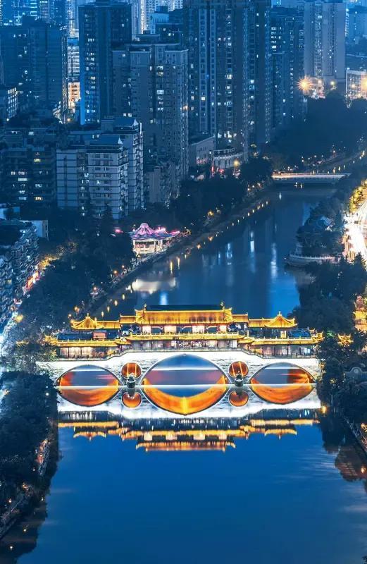 旅行必达的中国十大城市：1、成都2、重庆3、北京4、昆明5、大理6、