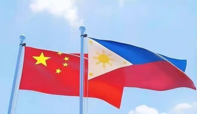 一位美籍华人曾撰文称：中国别太高估自己，连菲律宾这样的“小国”都敢针对你们，而你
