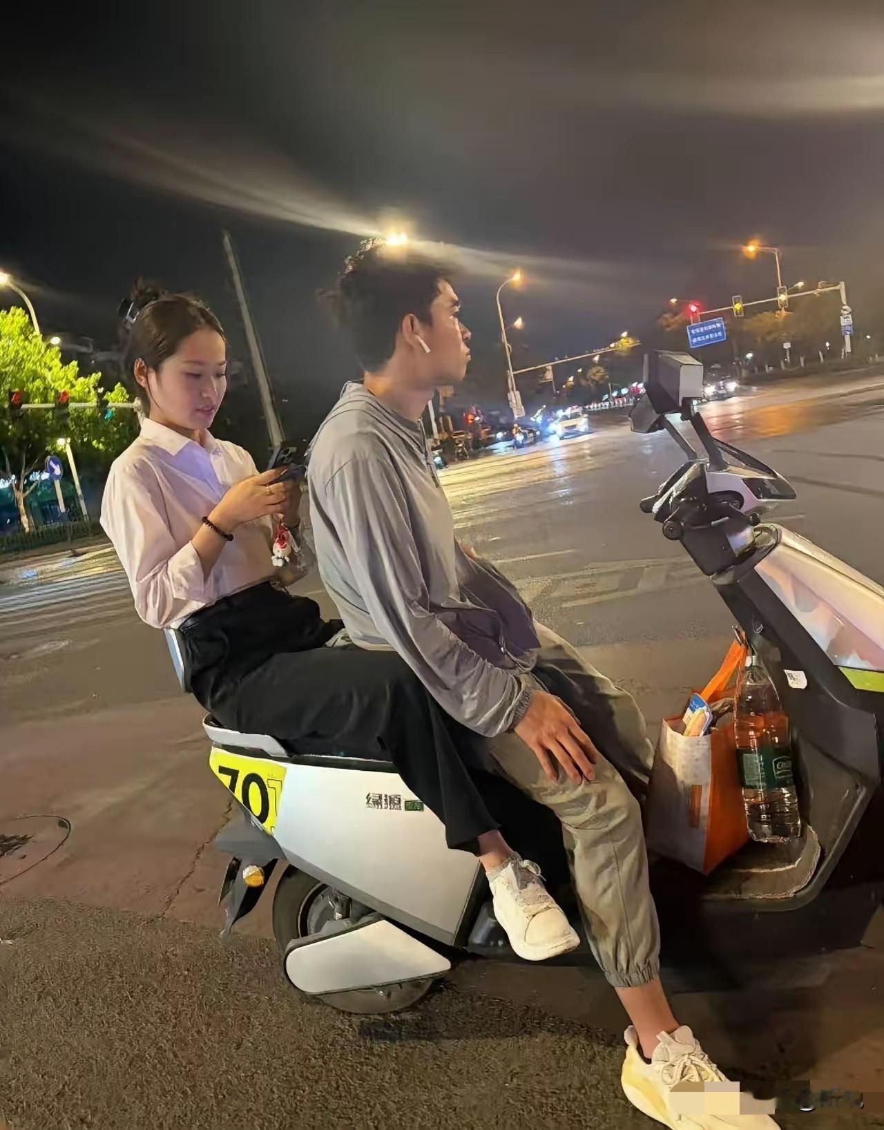 找个愿意陪着吃苦的女朋友不容易