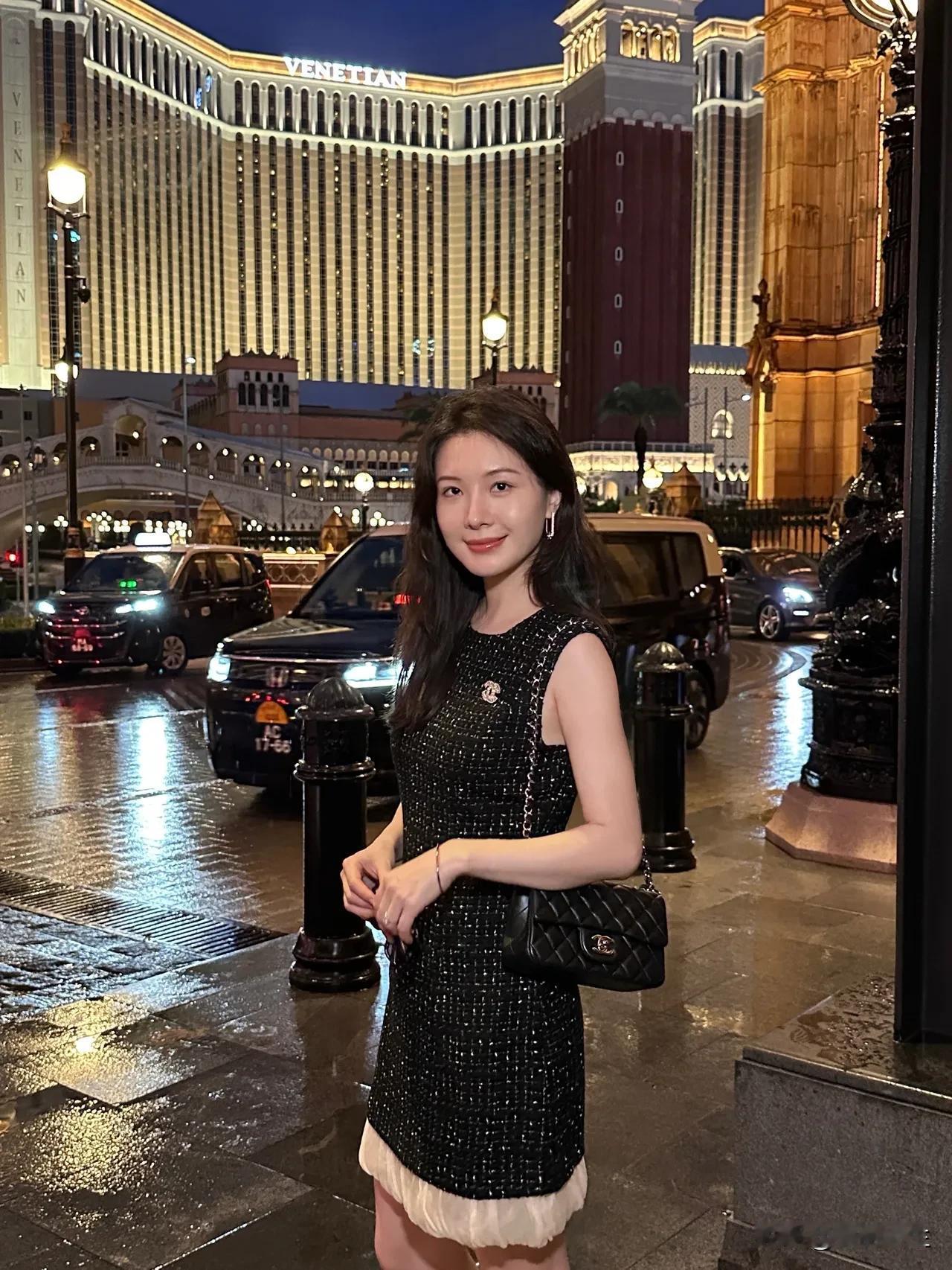 参观豪宅！长长见识[/得意]