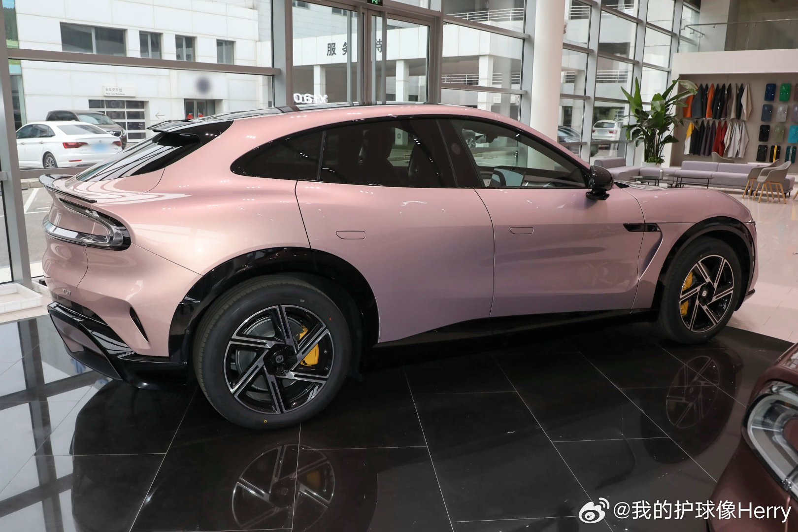 小米汽车11月销量遇冷？SU7连续下滑背后暗藏两大关键原因