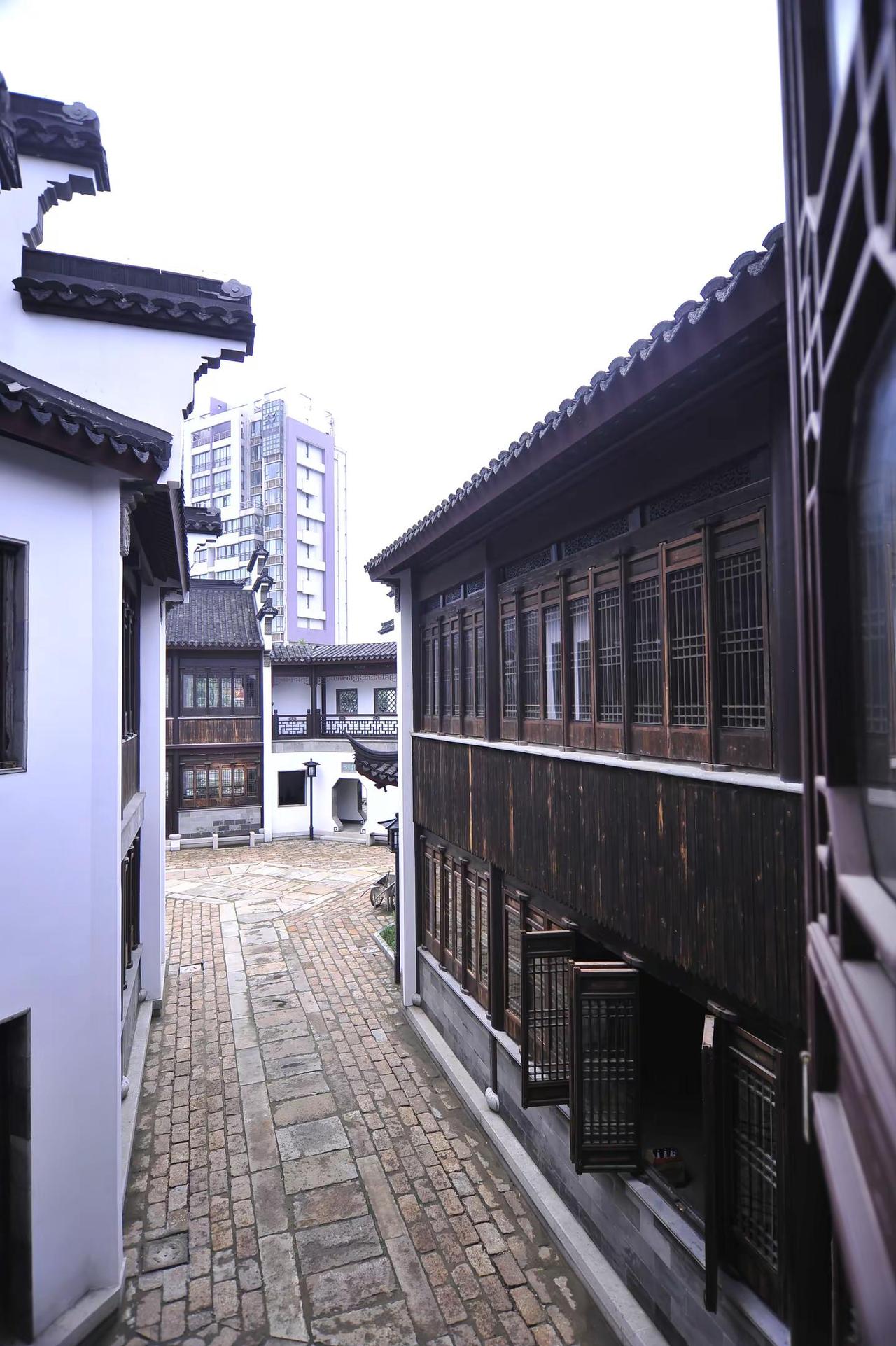 江阴旅游集锦|西横街良宵民俗艺术街坊。西横街良宵民俗艺术街坊，是江阴文化传承