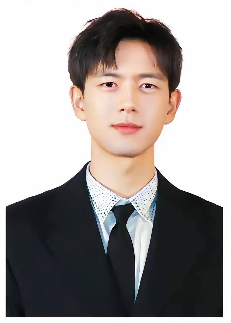 一觉睡醒，全中国人民都知道了，34岁李现，居然又给杨紫庆生了！34岁