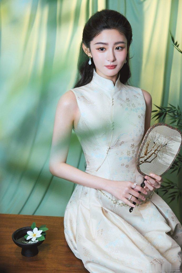 你跟我说这是一天的赵晴？线上气质优雅，线下可爱小公主，太反差啦！