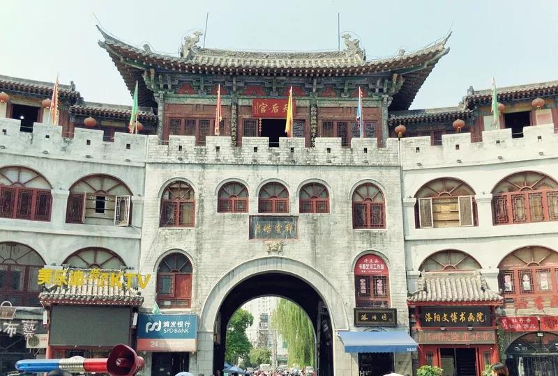 汉魏洛阳故城可是历史上的明星都城。它始建于西周，先后有东周、东汉、曹魏、西晋、北