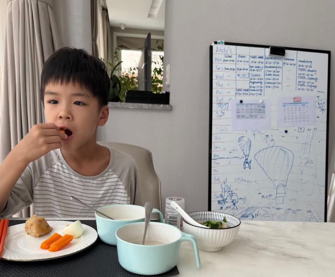 就在黄圣依初恋闹的满城风雨之际，杨子又放大招，坑起前妻毫不手软～曾经杨子