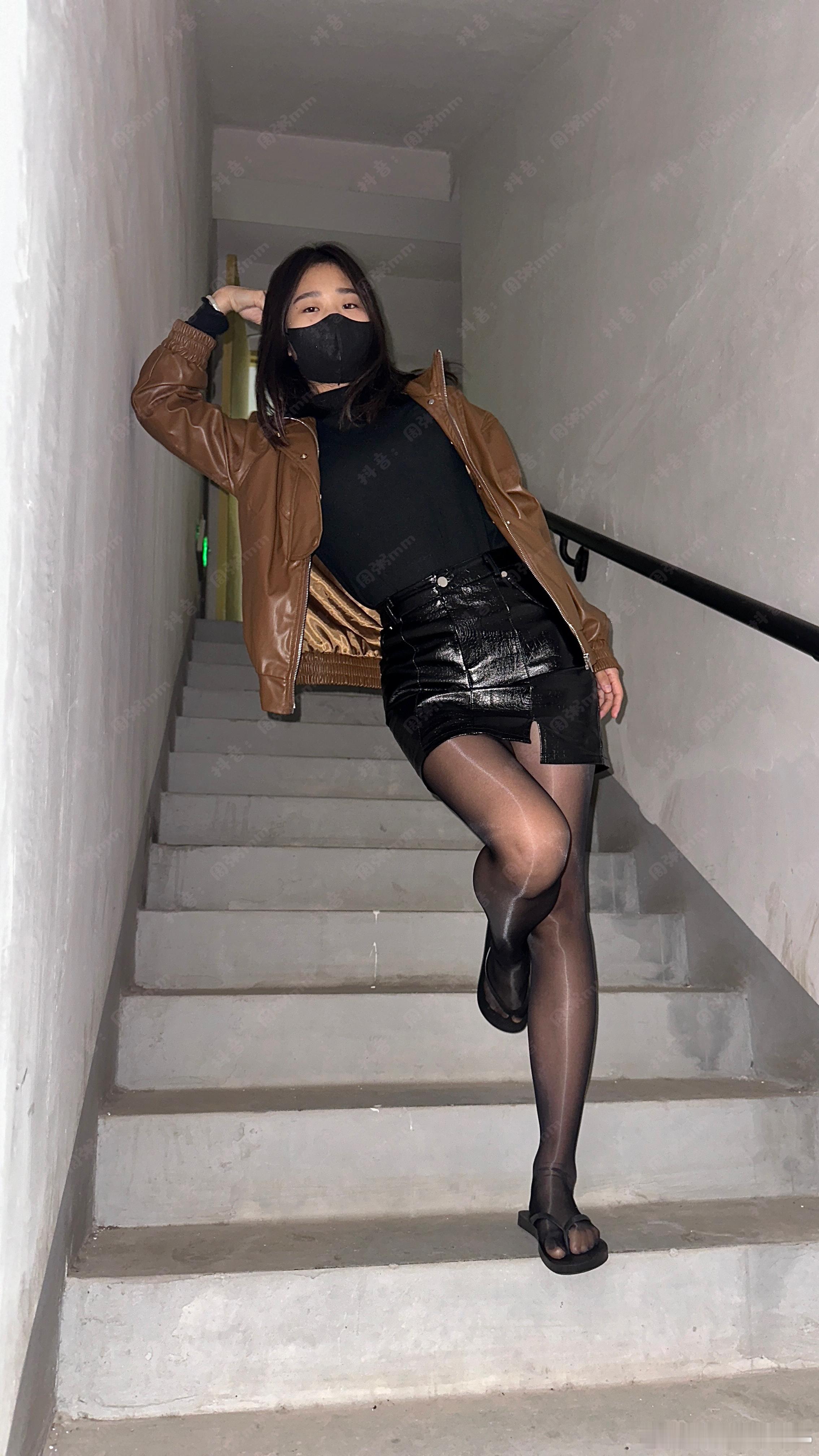 皮裙皮裙​​​