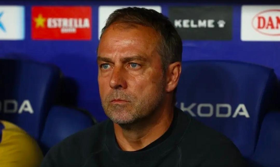 弗利克敦促巴萨冬窗引援，补强中卫成当务之急巴塞罗那主帅弗利克已明确向俱乐部管理层