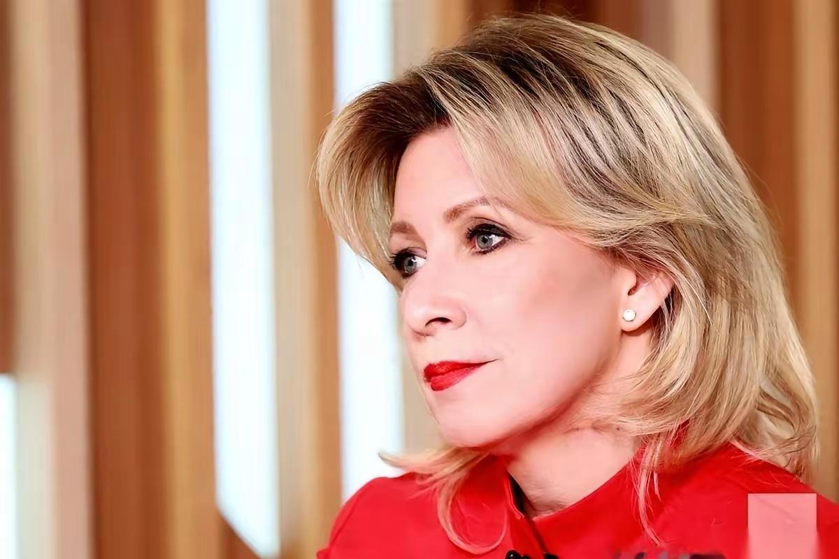 毛子那个外交女发言人，扎哈罗娃，是真敢说啊。直接怼着马克龙的脸说：别天天琢磨着