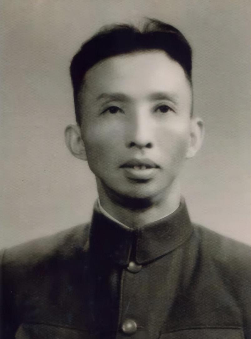 1955年，李迎希的中将被改授少将，他得知后：我要给粟裕反映情况。李迎希是