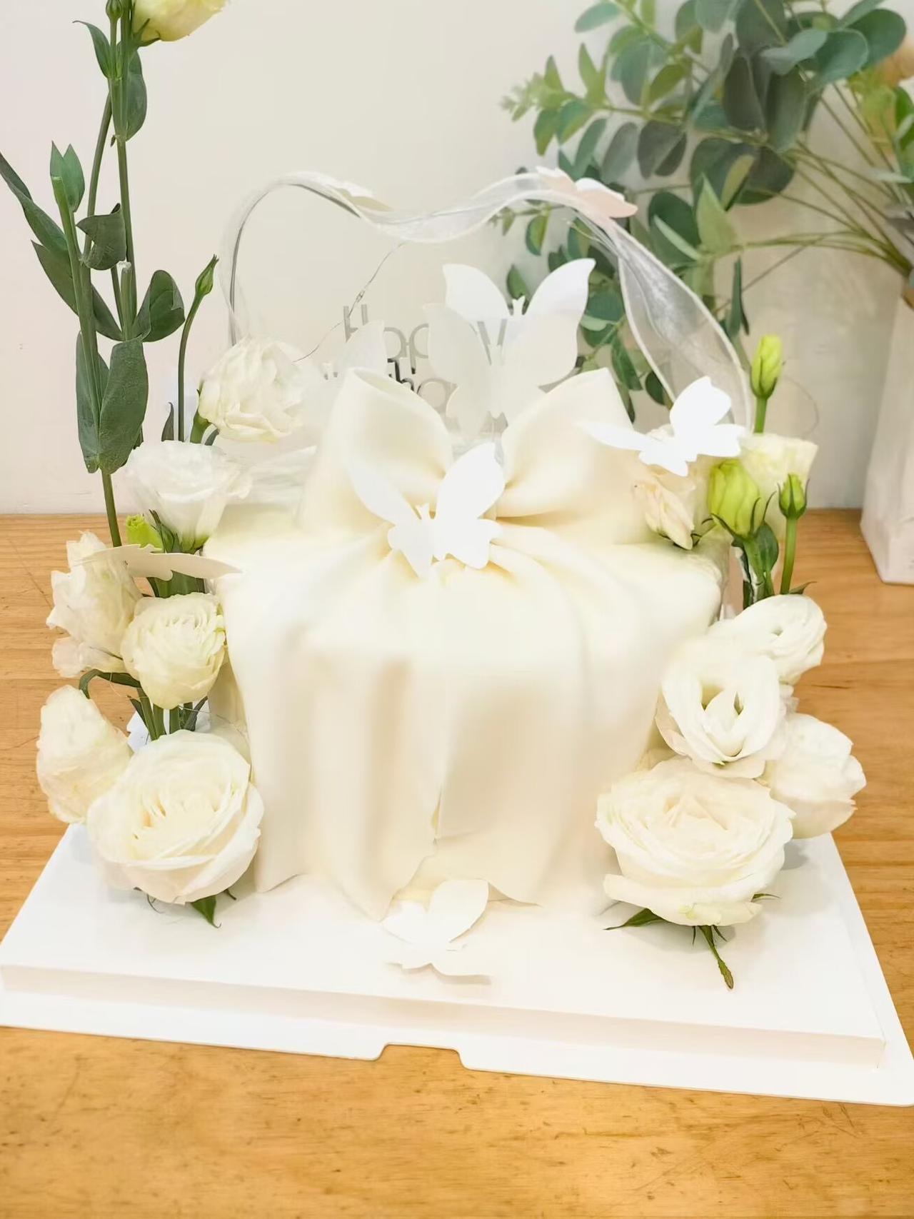 自己做的蛋糕就是好吃！刚出炉那股黄油香裹着奶油甜，往鼻子里钻的时候就知道稳了——