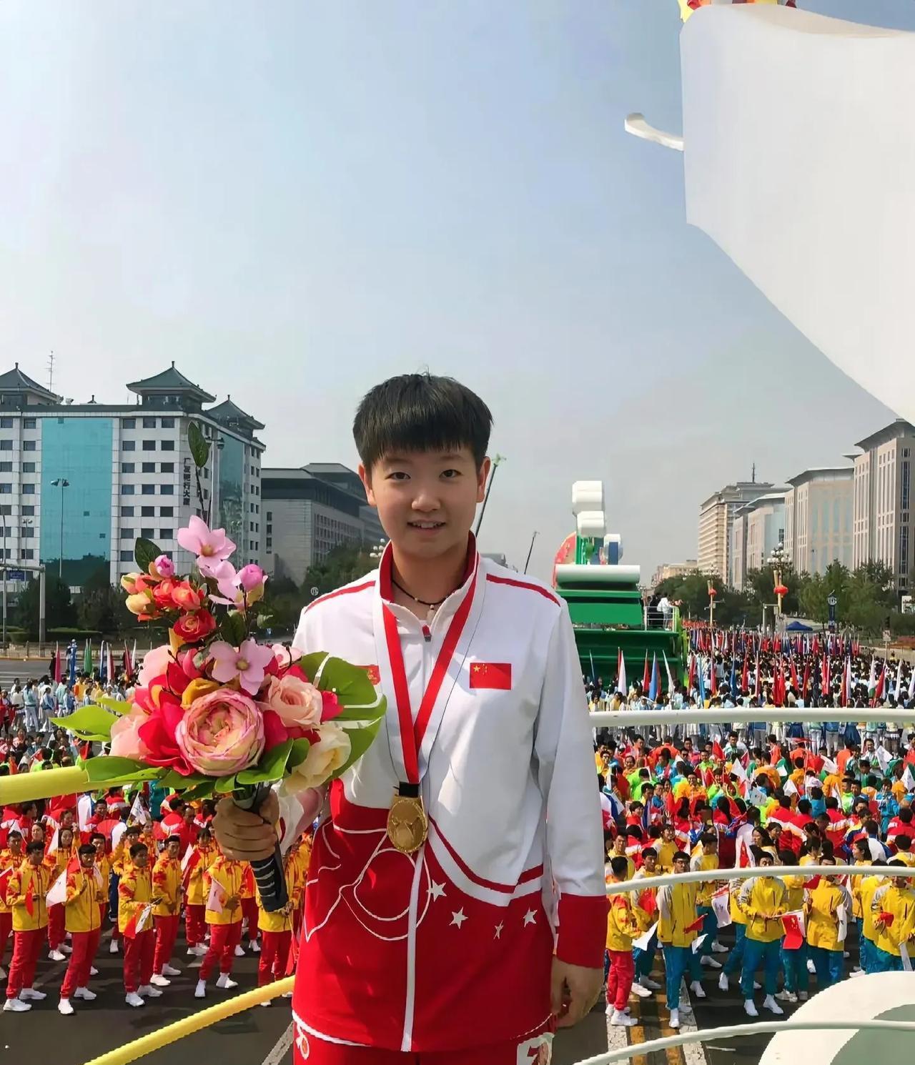 有人嘲笑莎莎那么厉害，怎么没没去？莎莎为什么没去，这不是跟简单明了的事吗？
