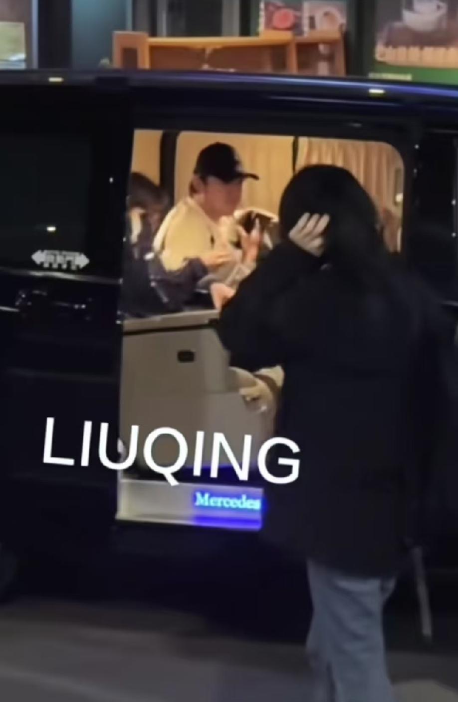 莎莎不在，让王楚钦来，这wtt是懂流量的，不比赛也要拉来现场，这孩子还是今天刚从