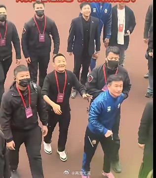 如果不是因为姚笛，他也不至于落魄成这样，突然有点心疼他了！