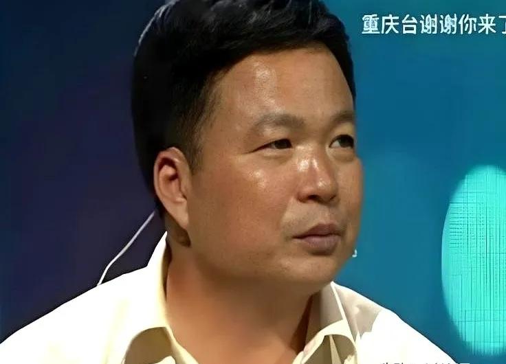 🌛山东1女孩父亲去世，母亲瘫痪，无奈她辍学打工，1陌生男子不忍心资助她上大