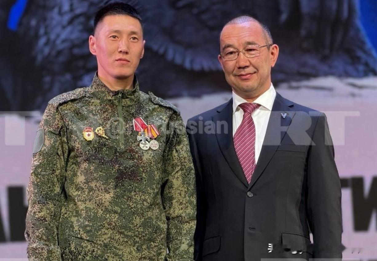 照片中这名土兵长得像中国人，其实他是俄军雅库特士兵杨·德米特里耶夫！俄