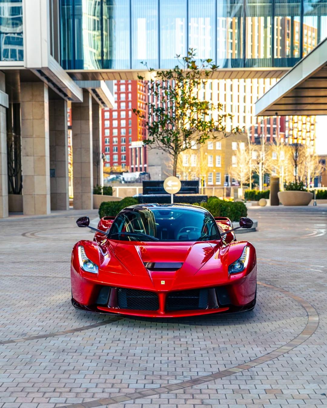 英国|| Ferrari LaFerrari Coupe (红碳) 华...