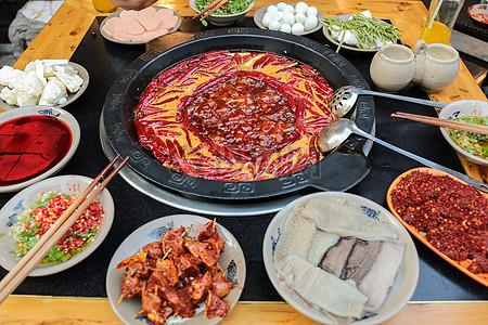 你家乡有啥子好吃的美食，说起我家乡的美食，那可是让我每次回忆都忍不住流口水的