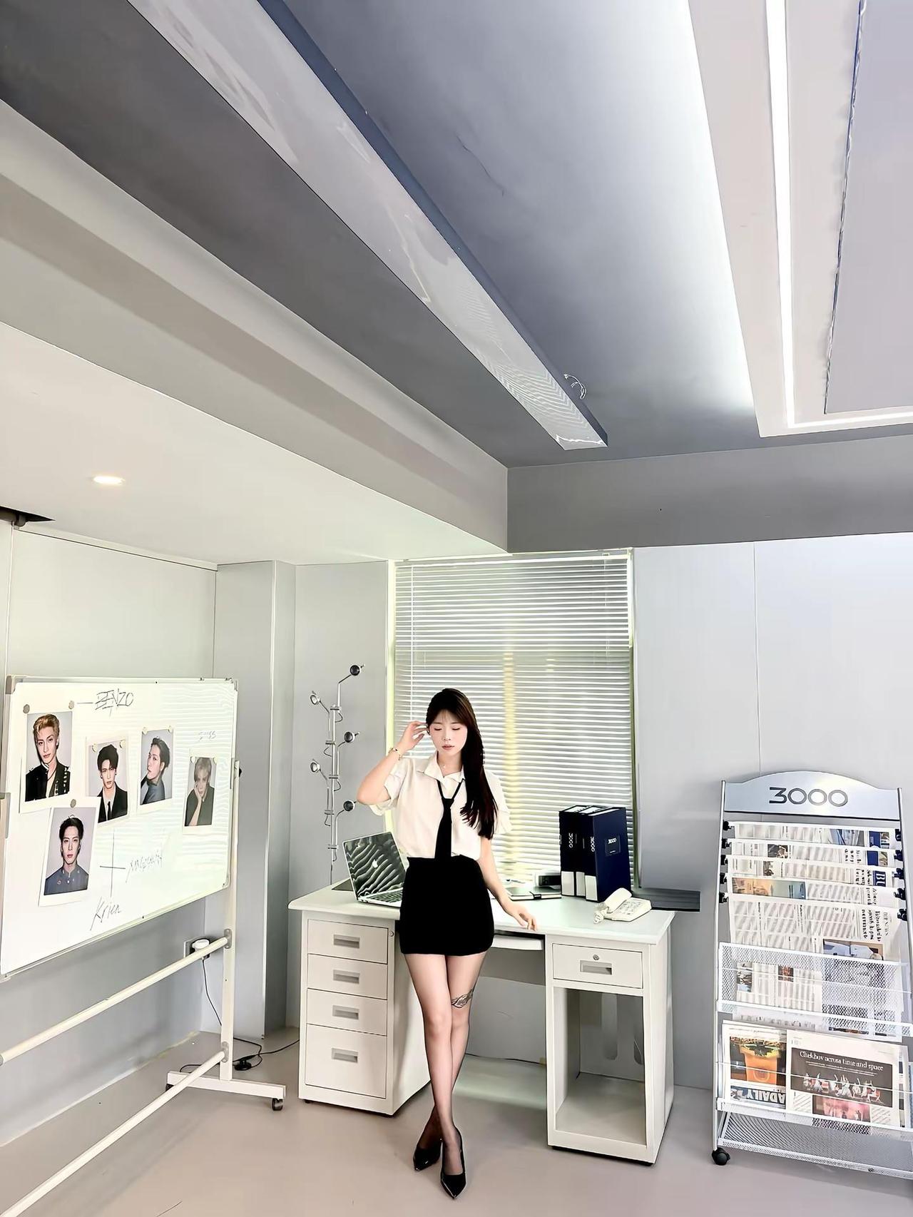以前装逼不回消息现在好了一条消息没有了金秘书穿搭