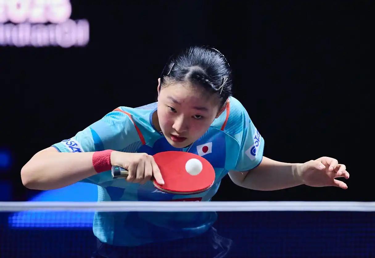 刚刚结束了一场WTT新加坡大满贯女单1/16决赛，女单世界排名第6的日本17岁小