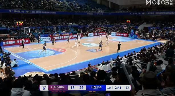 打40分钟的比赛，对广东队来说最大的一个挑战就是怎么保持效率。以前广东队打快节奏