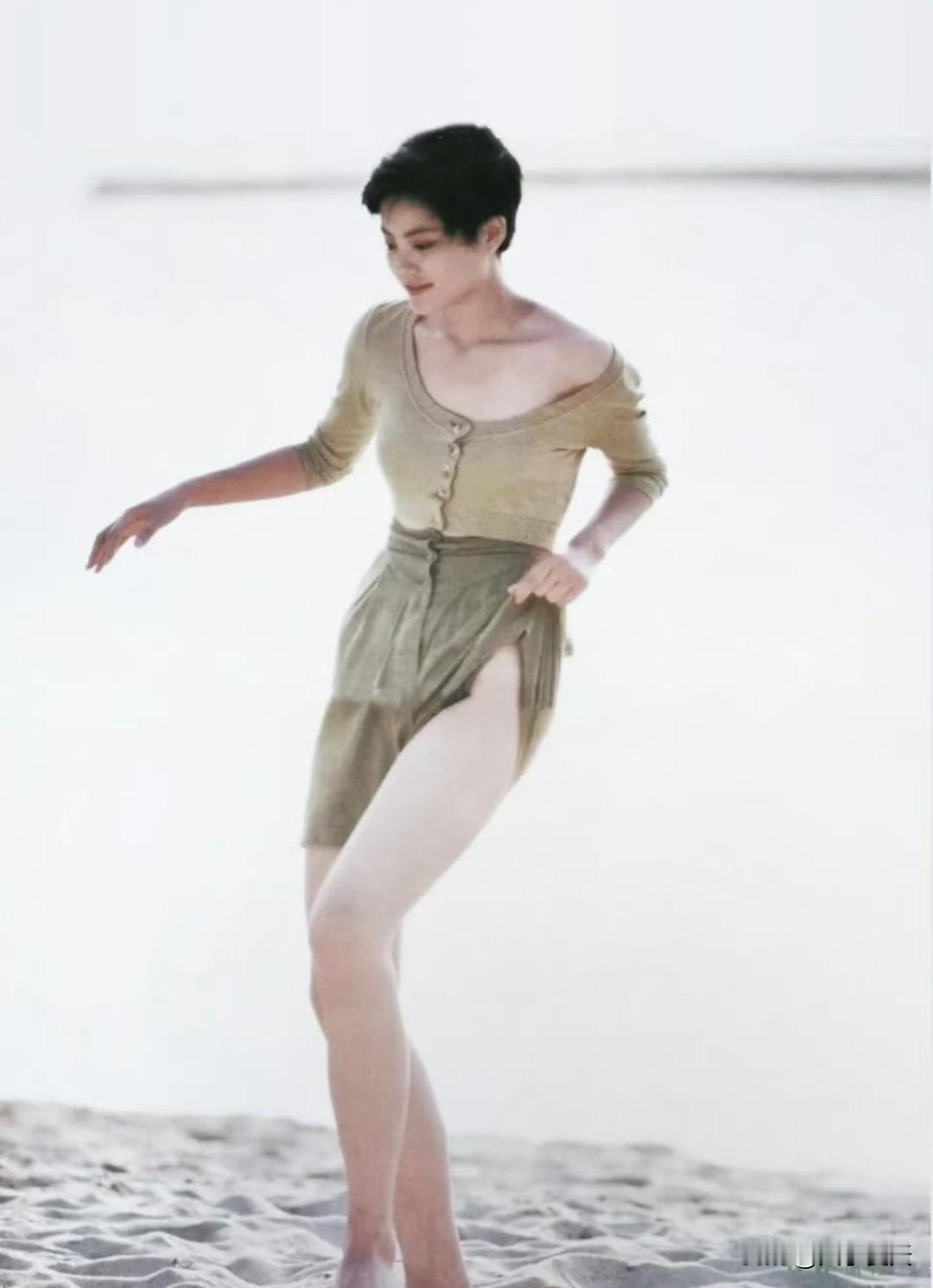 1990年，21岁的王菲​​​