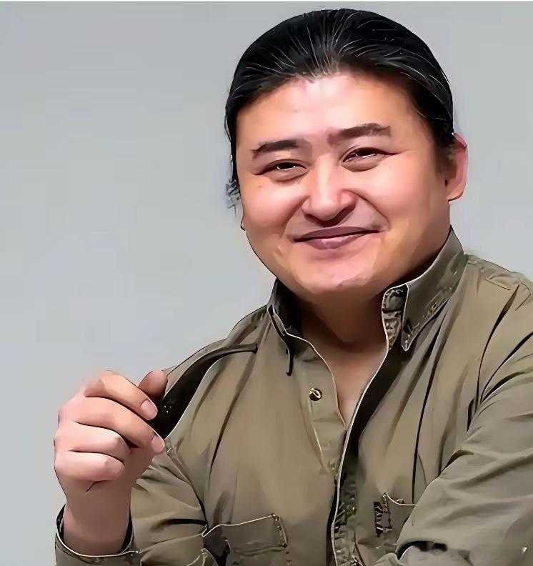 有人说，刘欢老师的墓地也许会选择在天津，因为天津是他的家乡，他从小在天津长大，他是土生土长的天津人，