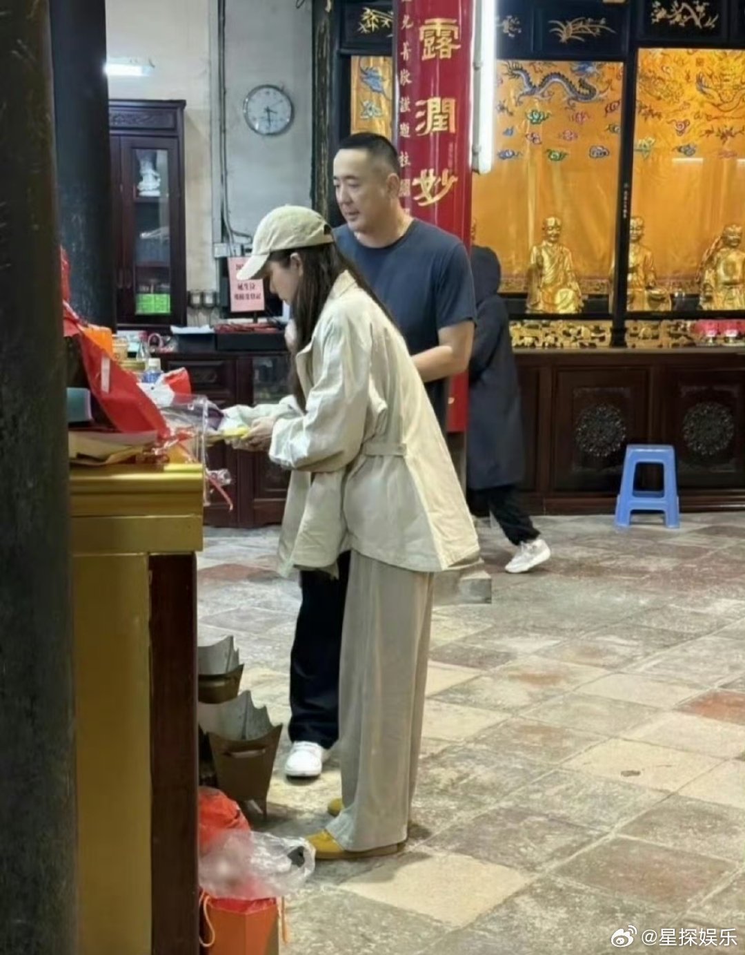 曾黎男友刚刷到曾黎和王子鸣的近况，突然就懂了什么叫“对的人”。从2010年因戏结