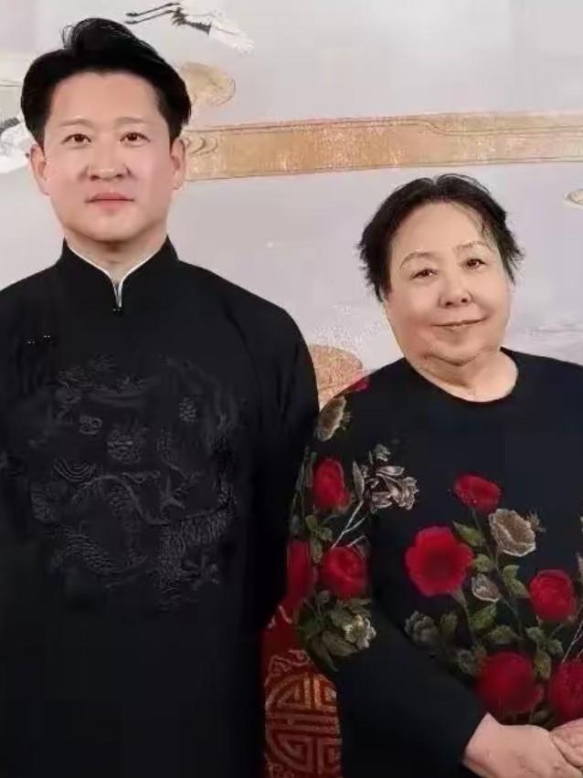 相声教育家马贵荣揭秘反对郭德纲的内幕！刚刚马贵荣直播时表示:我为什么要支持曹云金