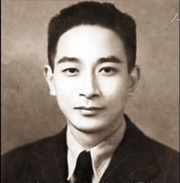 1943年，103岁的虚云老和尚和20多岁的南怀瑾一起暗夜走山路。南怀瑾想扶虚