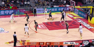 严厉粤父！CBA上海轻取广东，张镇麟23分+3板+2助+2断，三分11中5，一打