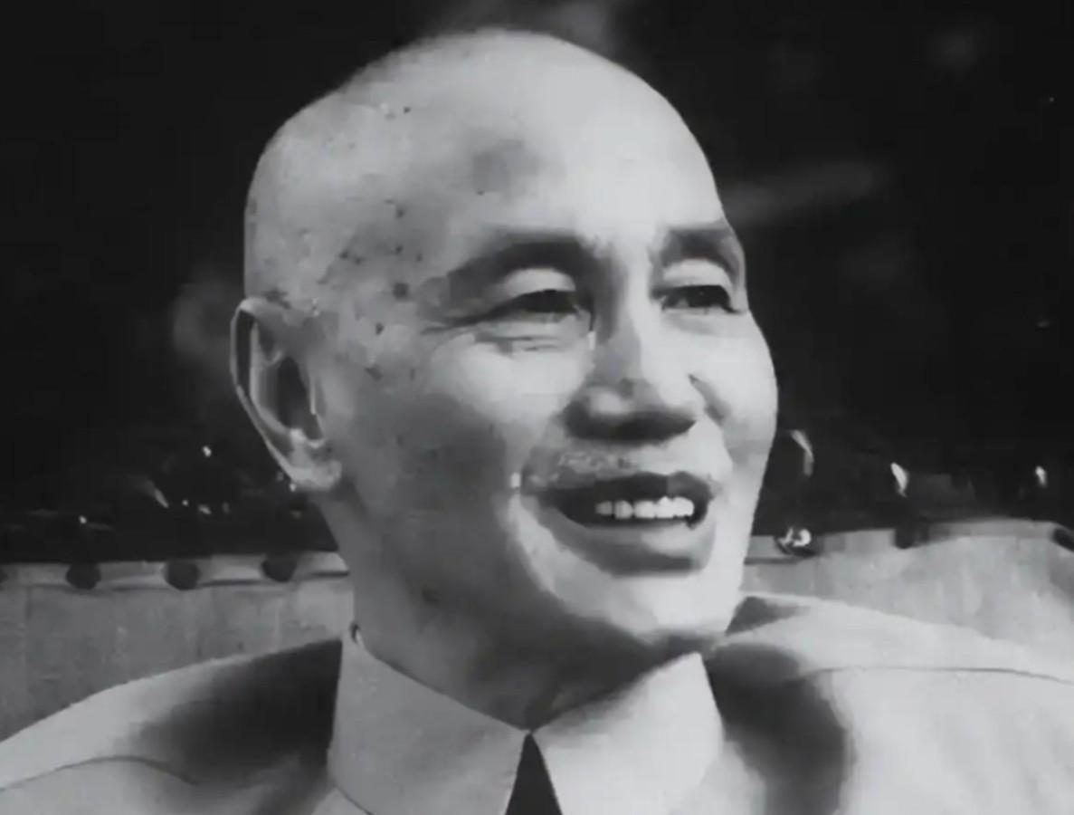 1975年，老蒋咽气前说：潜伏最久的“卧底”不是吴石，是天天坐我旁边的这位！这
