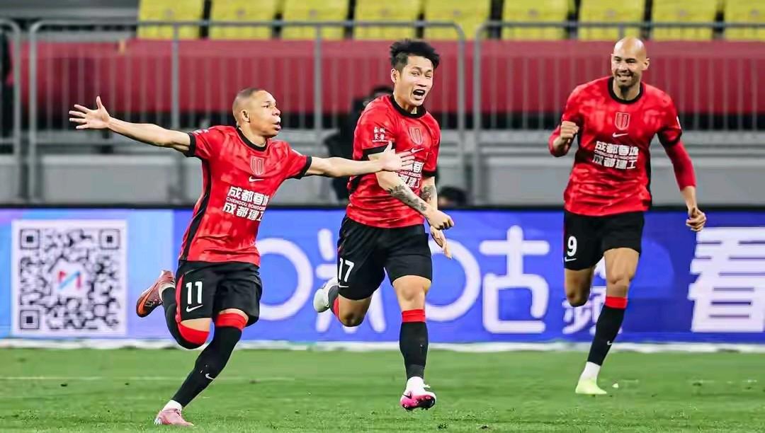 揭幕战一般都比较沉闷，但今年中超揭幕战蓉城与深圳却打成5：1，对蓉迷来讲当非常满