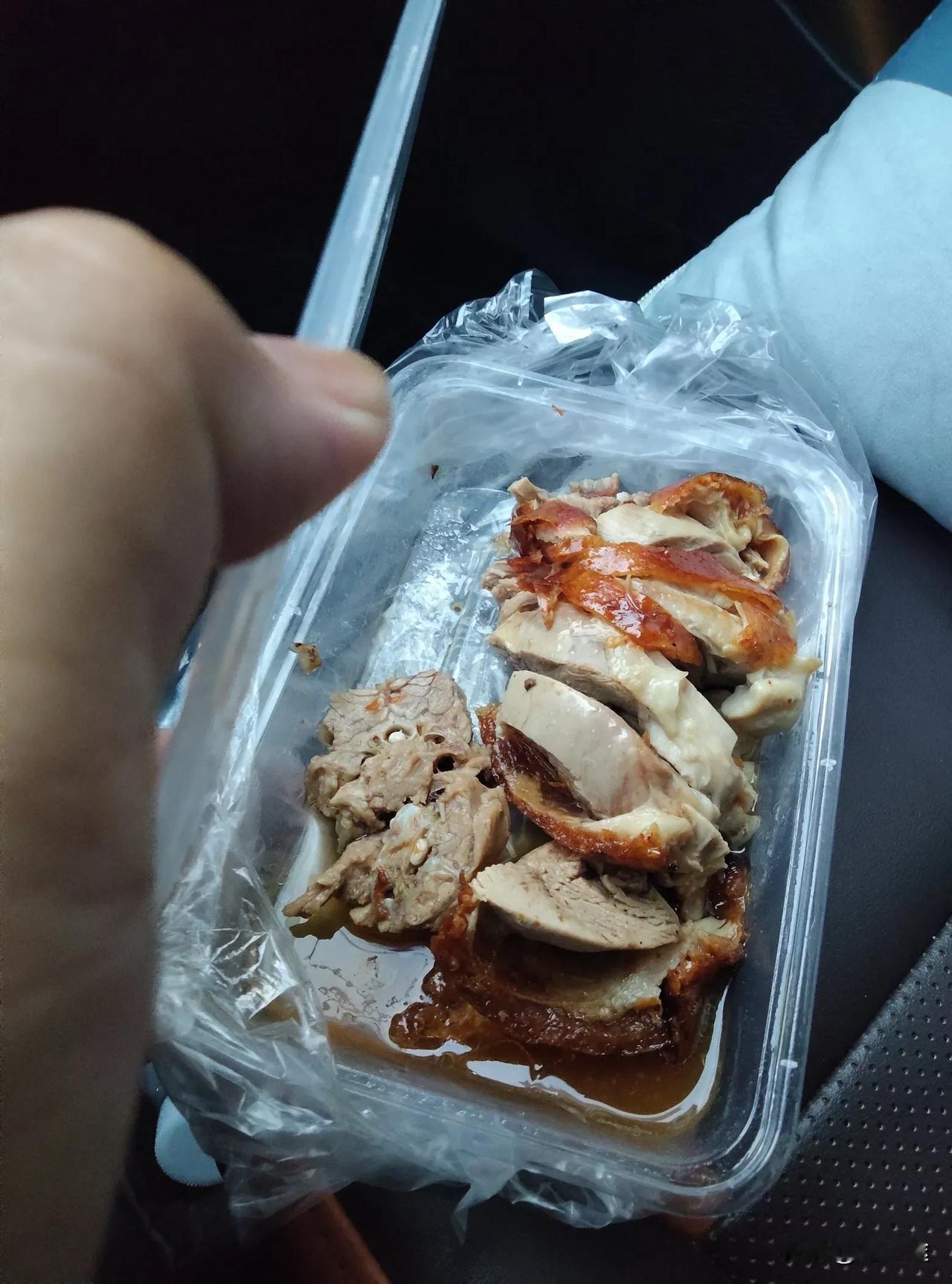 [捂脸哭][捂脸哭][捂脸哭]烧鸭太贵了，食不起呀！好久没食烧鸭了，看到一家烧鸭店，口