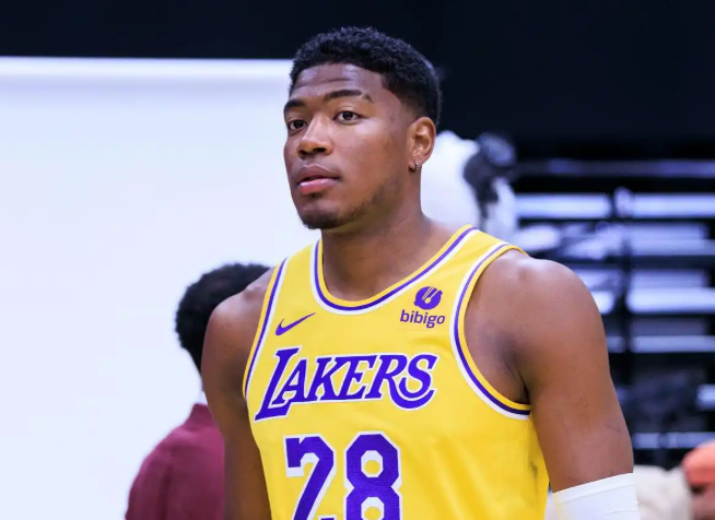 如果要拿八村做筹码，那么换来的选手就不能只是库明加这种级别的。八村加文森特这个