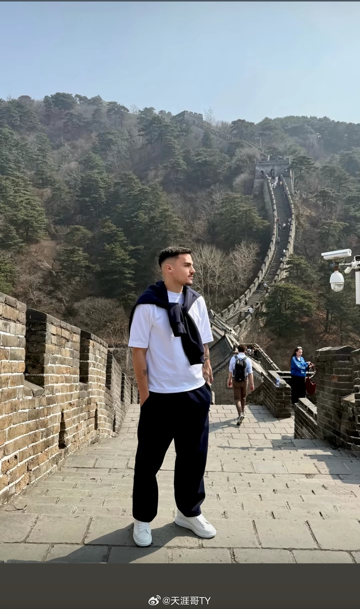 山东泰山阿尔瓦罗打卡中国🇨🇳长城