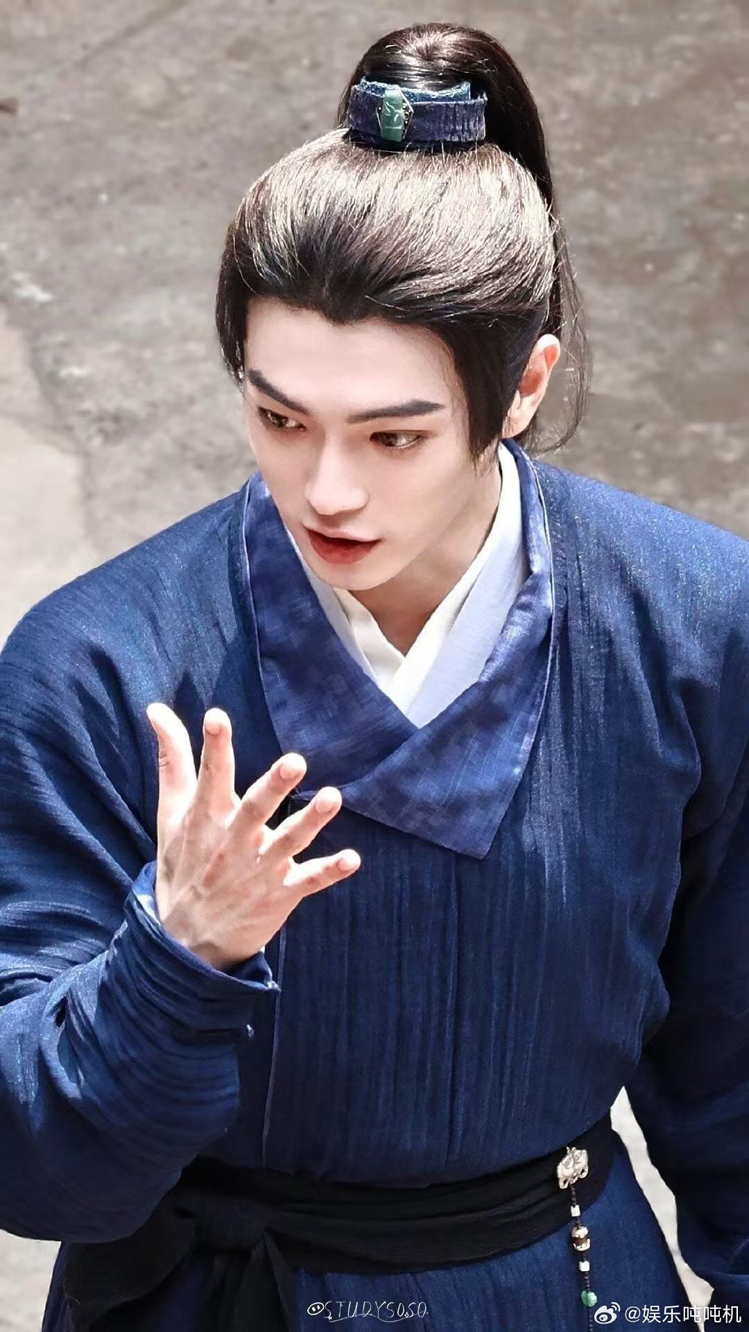 子夜归真的动了天师与猫妖的禁忌之恋，这是什么神仙设定！《子夜归》简直太懂我了，