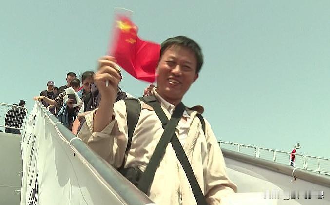 外籍华人想回归祖国，此事颇为复杂。往昔，诸多人士嫌祖国不够富足，为了外国绿卡、护