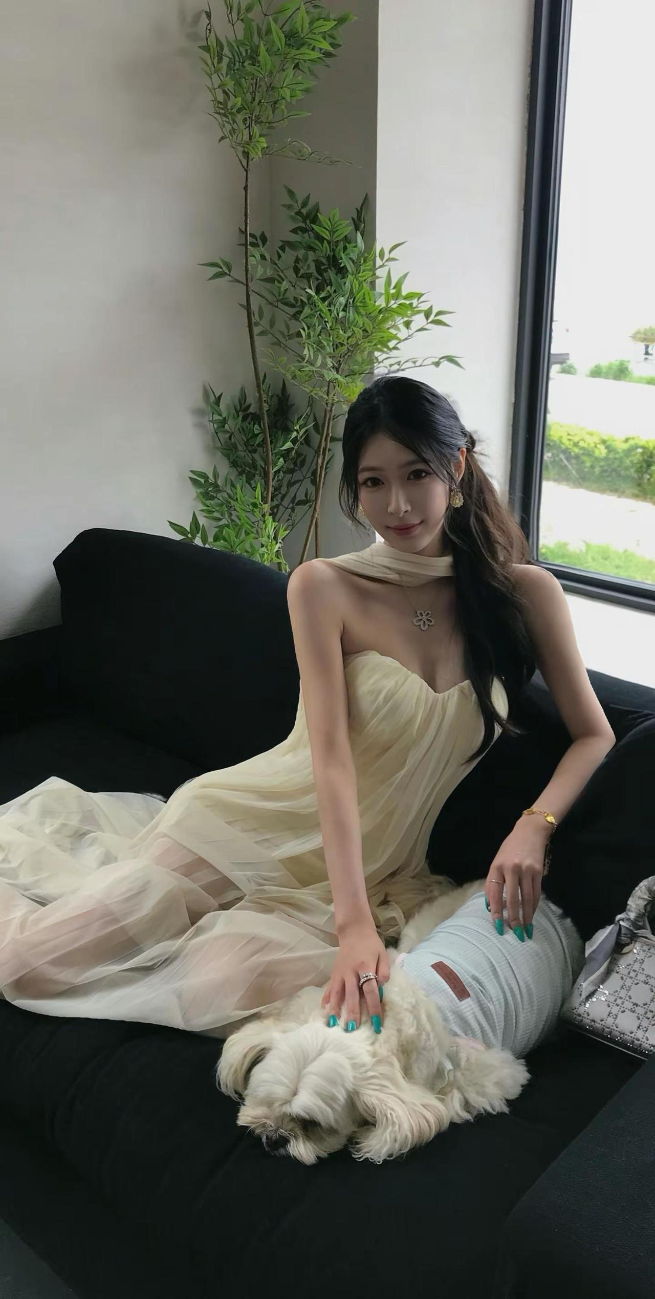 我不在乎一个男人爱不爱我。我只在乎他有没有能力让我不变心清冷感ootd温柔姐姐
