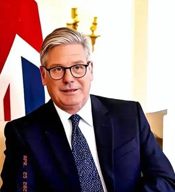 就在刚刚，中国外交部发布声明，1月26日，针对英国首相斯塔默是否将在本周访华，中