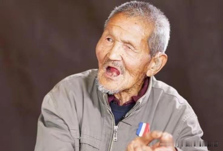 “报告首长！晋察冀军区四纵十旅三十团二排排长常孟兰，任务完成，请指示！”19