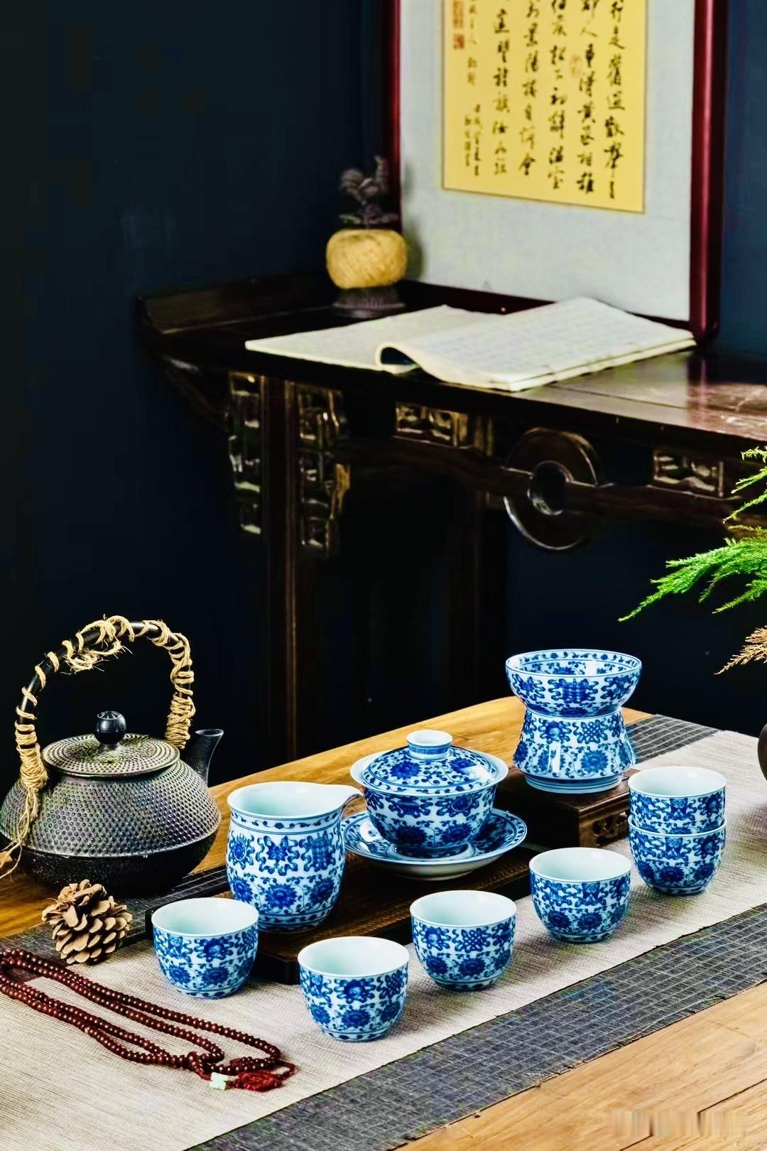 喝茶一定要懂茶文化吗?茶之心得茶艺感悟喝茶，本就是寻常的烟火之事，常有人